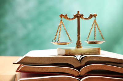 法律翻譯應(yīng)該講究什么原則？