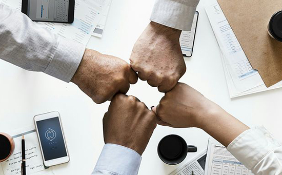 同聲翻譯可以服務哪些行業(yè)，深圳翻譯公司告訴你