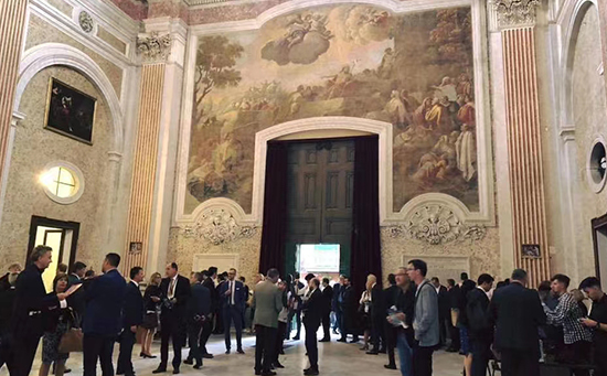 參加美國拉斯維加斯展會聽不懂語音怎么辦,選擇陪同翻譯服務(wù)