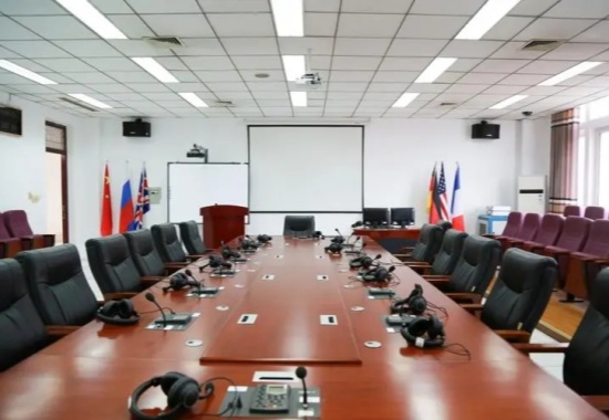 大型會(huì)議同傳翻譯的技巧和流程