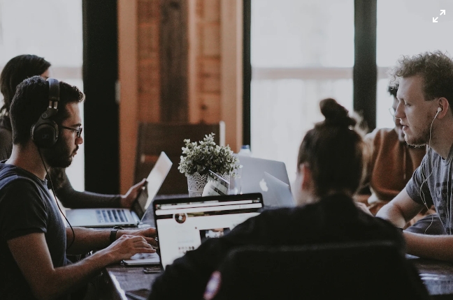 專業(yè)英語翻譯公司的翻譯流程與技術(shù)創(chuàng)新